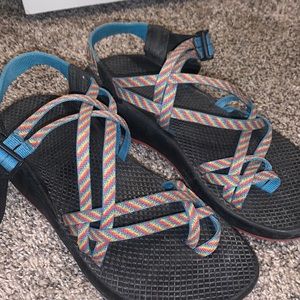 super cute chacos for summer!!